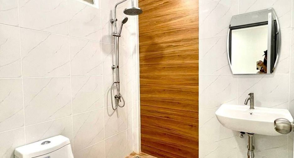 Casa en venta de 2 habitaciones en Si Racha, Chonburi