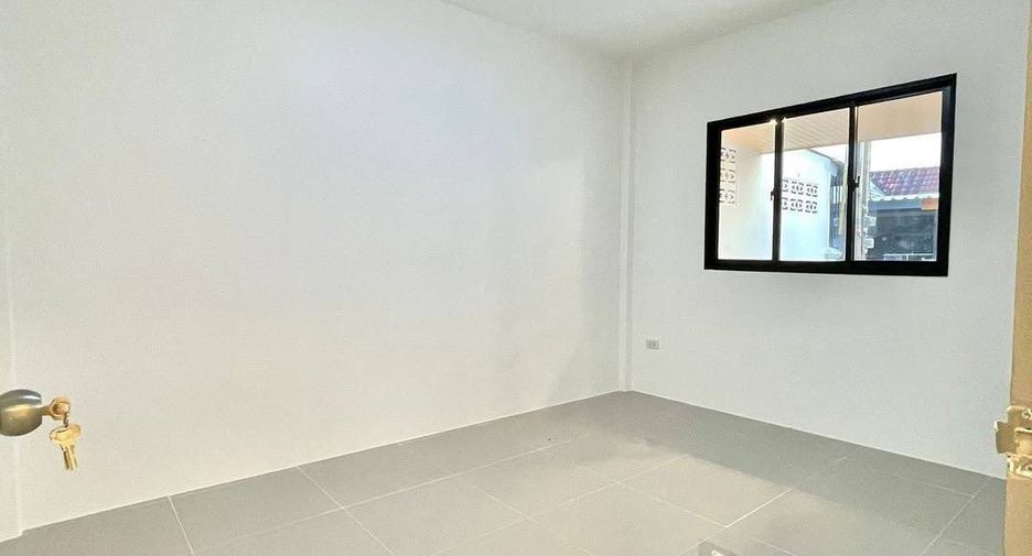 Casa en venta de 2 habitaciones en Si Racha, Chonburi