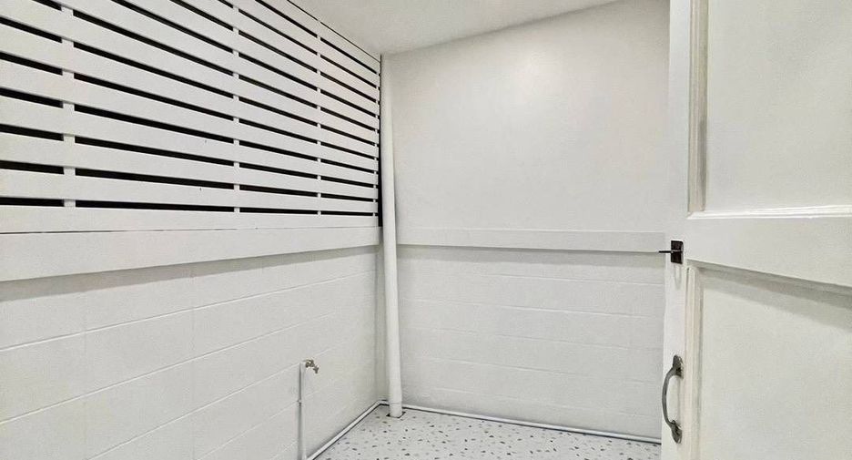 Casa en venta de 2 habitaciones en Si Racha, Chonburi