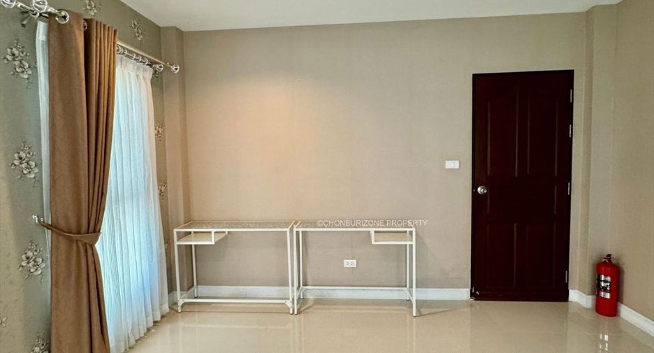 For rent 3 bedrooms house in Si Racha, Chonburi