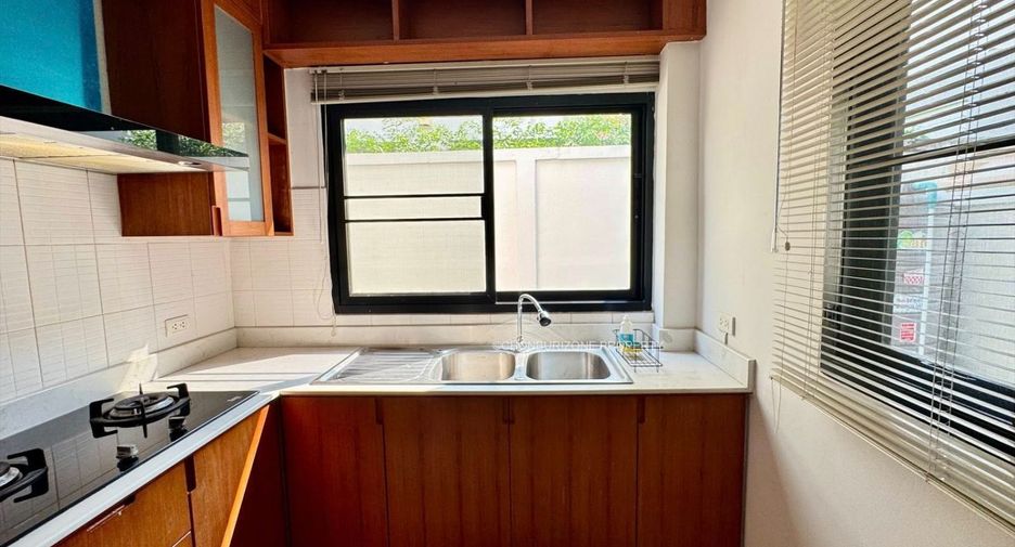 For rent 3 bedrooms house in Si Racha, Chonburi