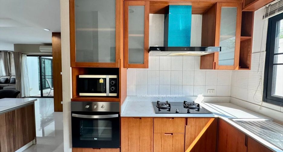 For rent 3 bedrooms house in Si Racha, Chonburi