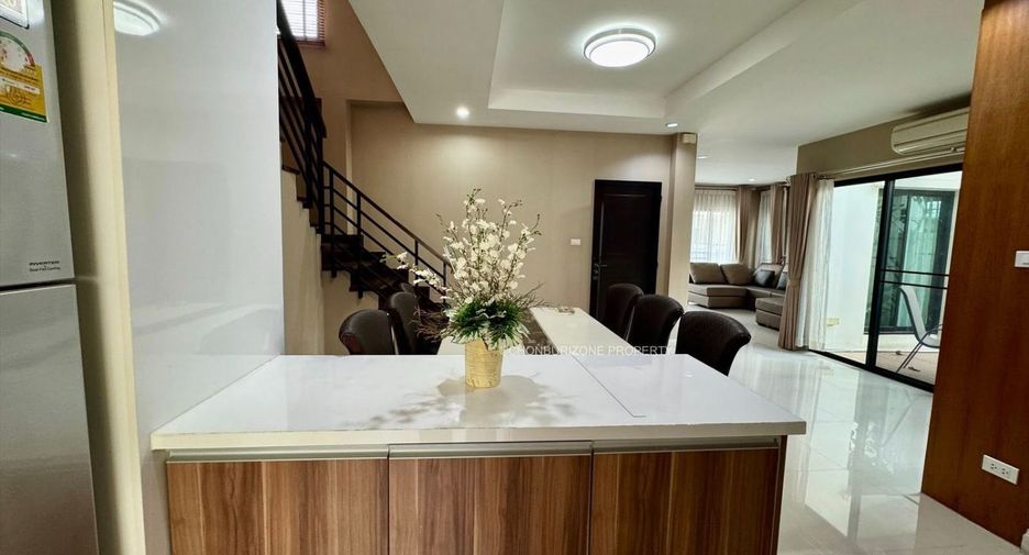 For rent 3 bedrooms house in Si Racha, Chonburi