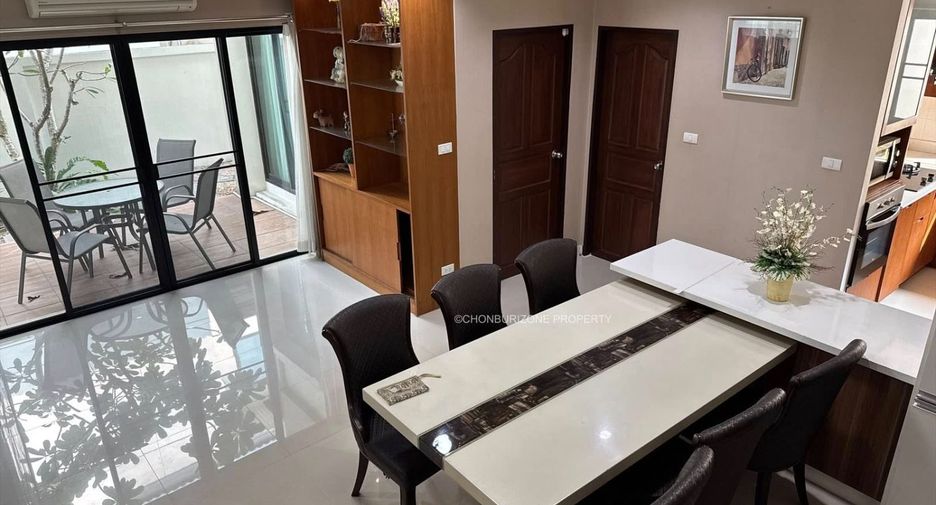 For rent 3 bedrooms house in Si Racha, Chonburi