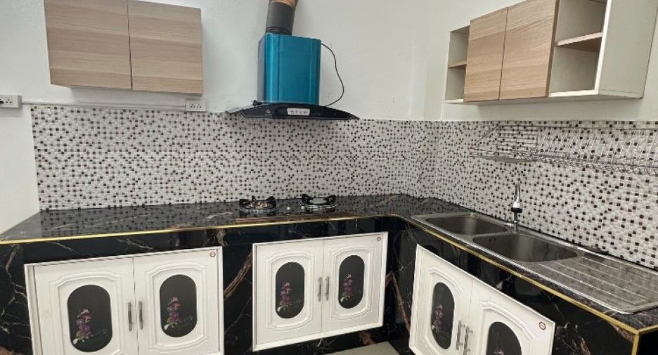 For sale 3 bedrooms townhouse in Phra Samut Chedi, Samut Prakan