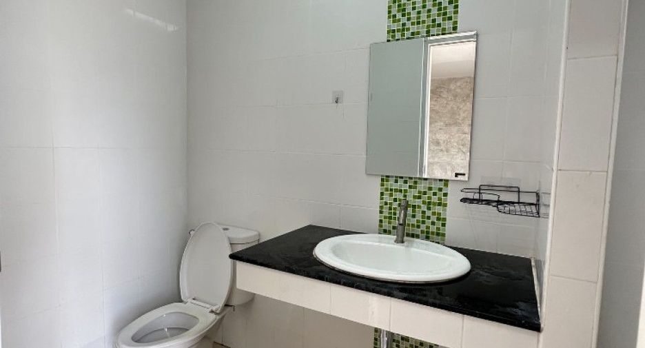 For sale 3 bedrooms townhouse in Phra Samut Chedi, Samut Prakan