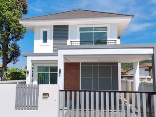出售 3 卧室 独立屋 在 Si Racha, Chon Buri