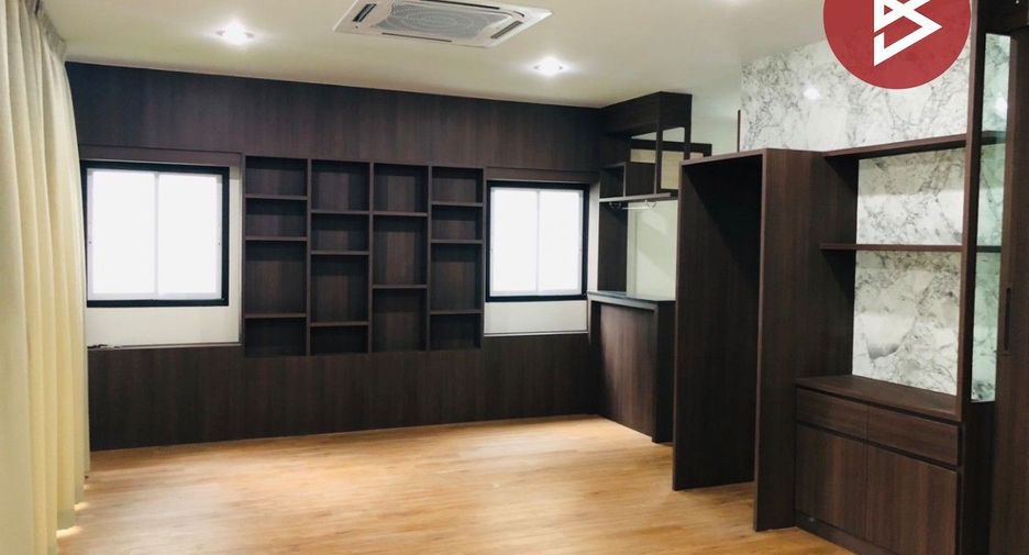 For sale 3 bedrooms house in Mueang Chon Buri, Chonburi