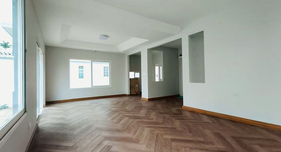 For sale 3 bedrooms house in Sai Mai, Bangkok