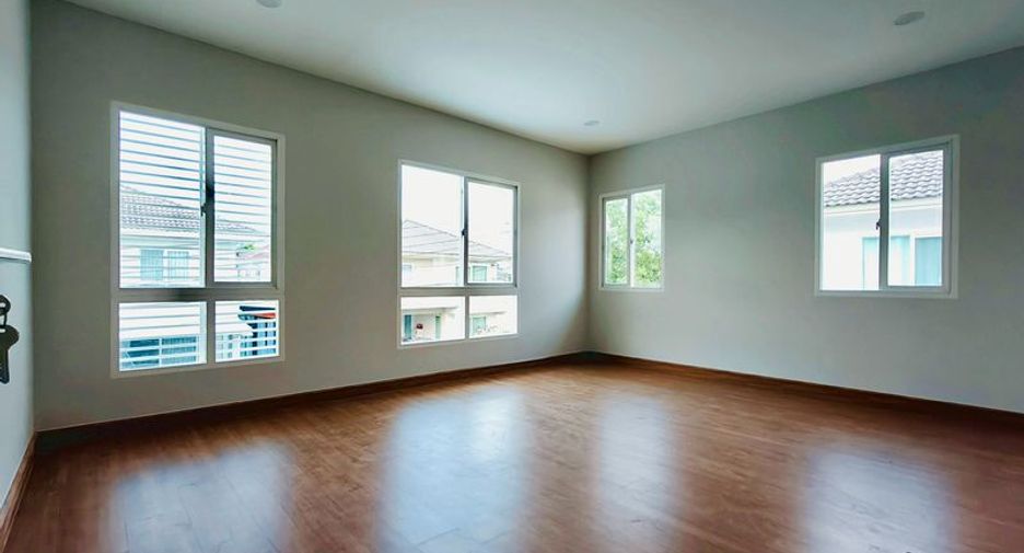 For sale 3 bedrooms house in Sai Mai, Bangkok