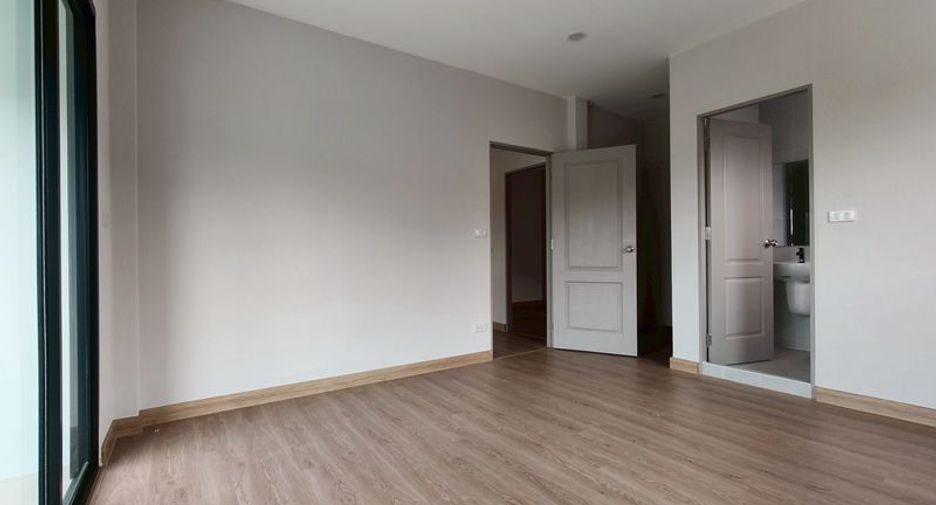 À vendre 4 chambres maison à Bang Bua Thong, Nonthaburi