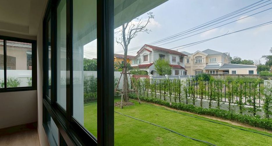 À vendre 4 chambres maison à Bang Bua Thong, Nonthaburi