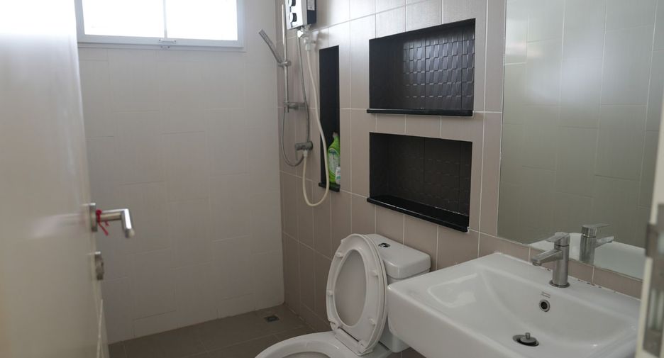 Haus zur Miete mit 4 Zimmer in Mueang Chiang Mai, Chiang Mai