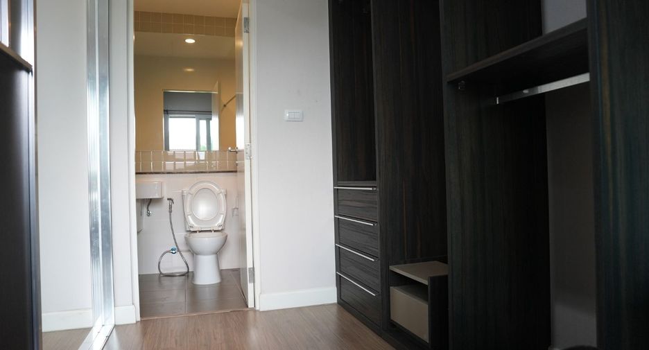 Haus zur Miete mit 4 Zimmer in Mueang Chiang Mai, Chiang Mai