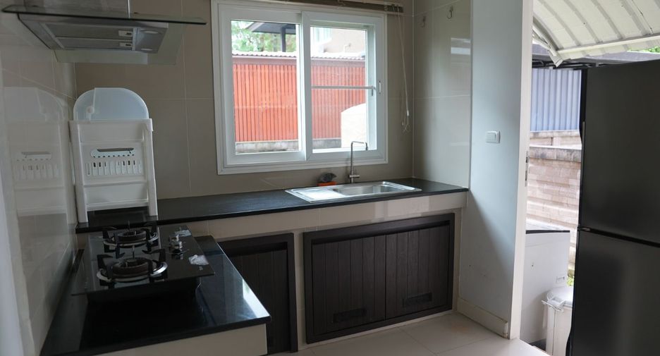 Haus zur Miete mit 4 Zimmer in Mueang Chiang Mai, Chiang Mai