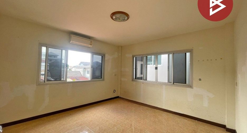 For sale 4 bedrooms house in Prawet, Bangkok