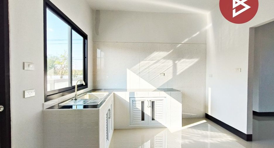 For sale 3 bedrooms house in Mueang Nakhon Ratchasima, Nakhon Ratchasima