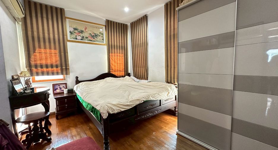 For sale 4 bedrooms house in Bang Bon, Bangkok