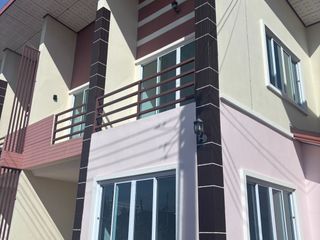 Casa adosada en venta de 4 habitaciones en Mueang Rayong, Rayong