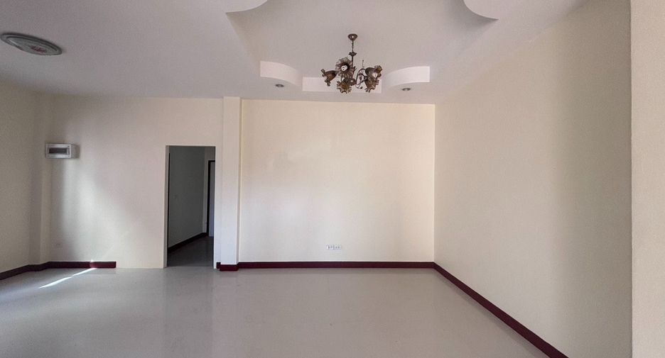 Reihenhaus zum Kauf mit 4 Zimmer in Mueang Rayong, Rayong