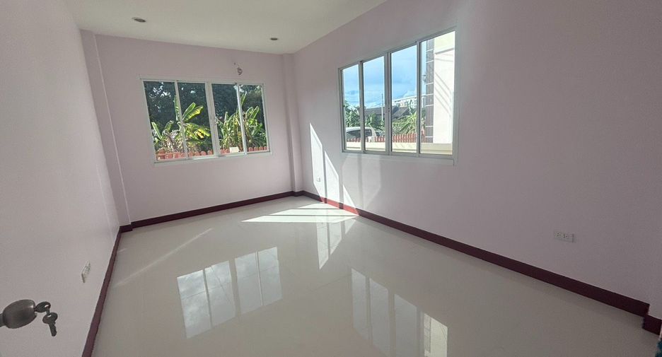 Reihenhaus zum Kauf mit 4 Zimmer in Mueang Rayong, Rayong