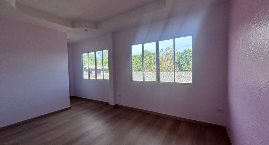 Reihenhaus zum Kauf mit 4 Zimmer in Mueang Rayong, Rayong