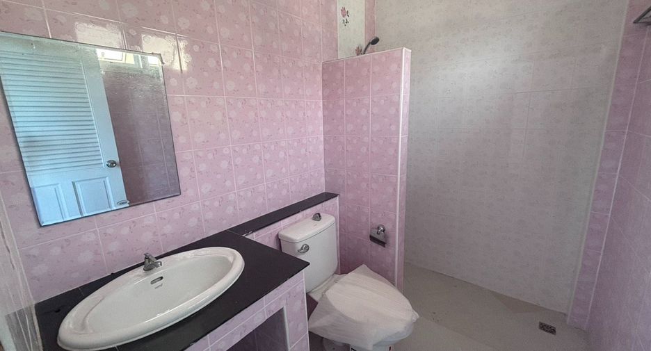 Reihenhaus zum Kauf mit 4 Zimmer in Mueang Rayong, Rayong