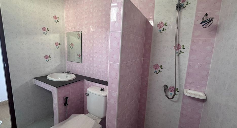 Reihenhaus zum Kauf mit 4 Zimmer in Mueang Rayong, Rayong