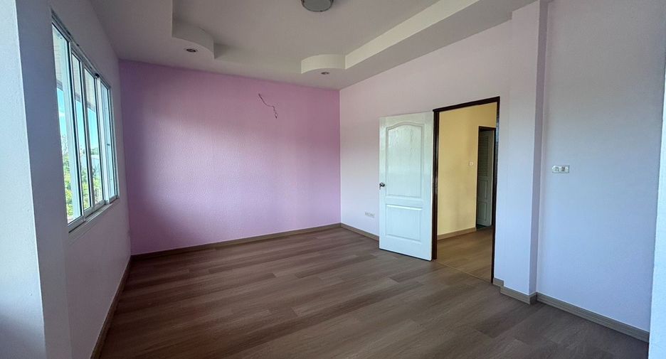 Reihenhaus zum Kauf mit 4 Zimmer in Mueang Rayong, Rayong