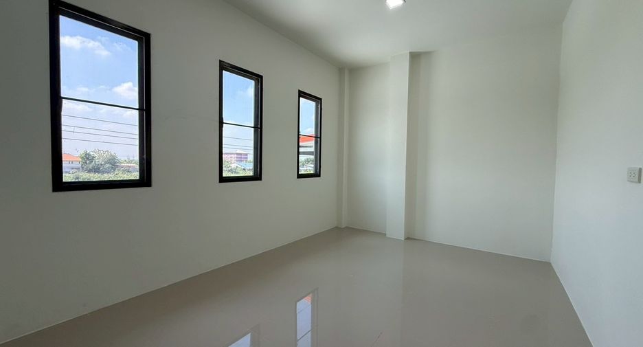 Almacén en alquiler de 2 habitaciones en Lam Luk Ka, Pathum Thani