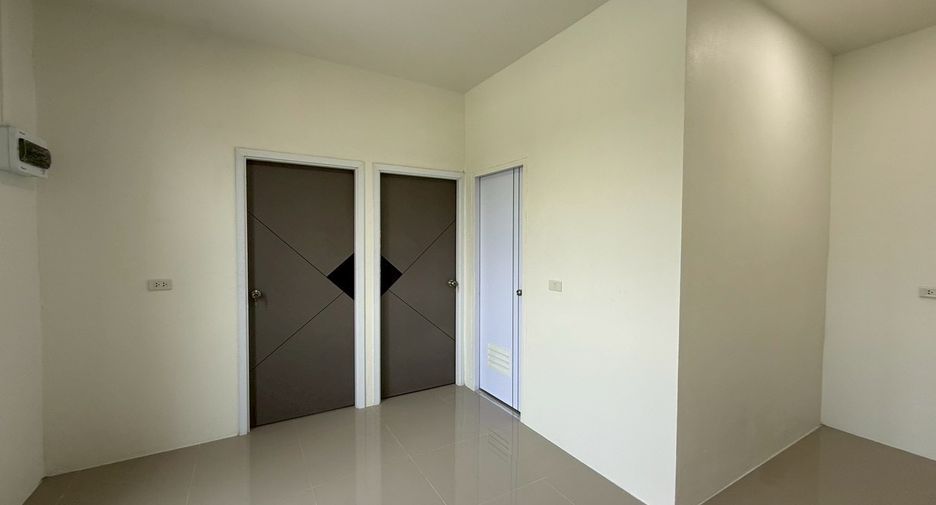 Almacén en alquiler de 2 habitaciones en Lam Luk Ka, Pathum Thani