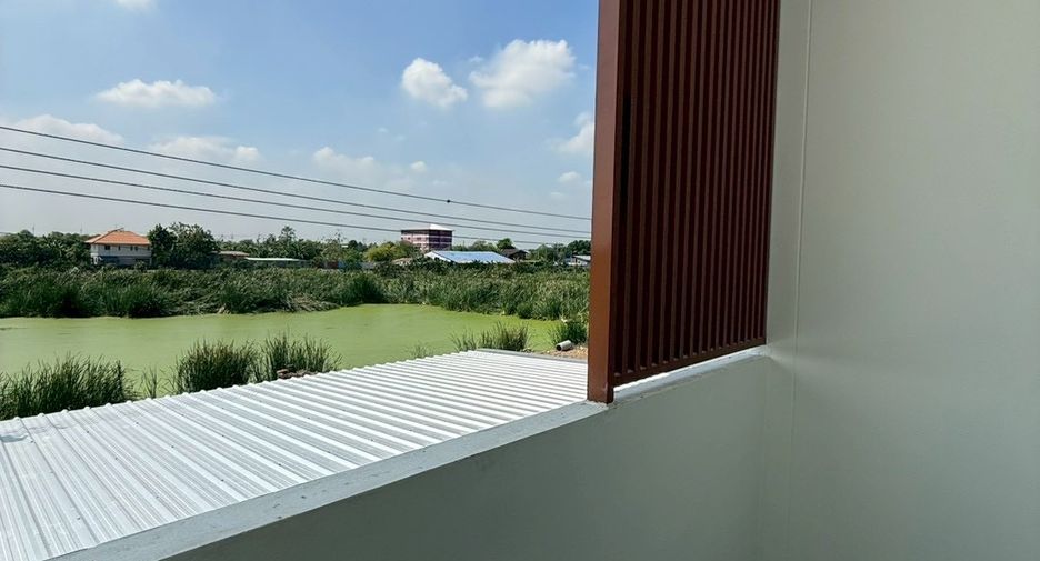 Almacén en alquiler de 2 habitaciones en Lam Luk Ka, Pathum Thani
