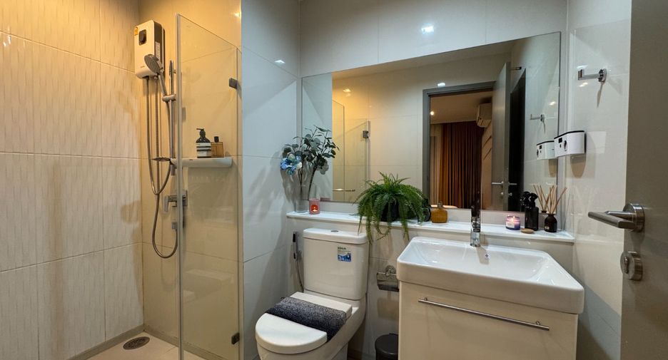 For rent 1 bed condo in Huai Khwang, Bangkok