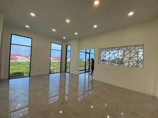 À louer 1 chambre entrepôt à Mueang Samut Sakhon, Samut Sakhon