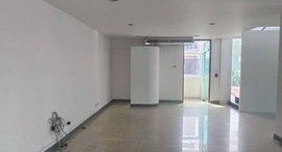 For rent 1 bed office in Bang Kapi, Bangkok