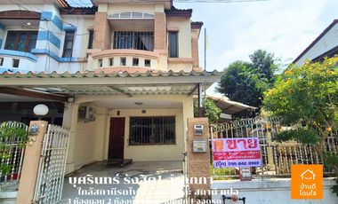 Casa adosada en venta de 3 habitaciones en Lam Luk Ka, Pathum Thani