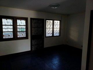 À louer 3 chambres maison à Bang Khae, Bangkok