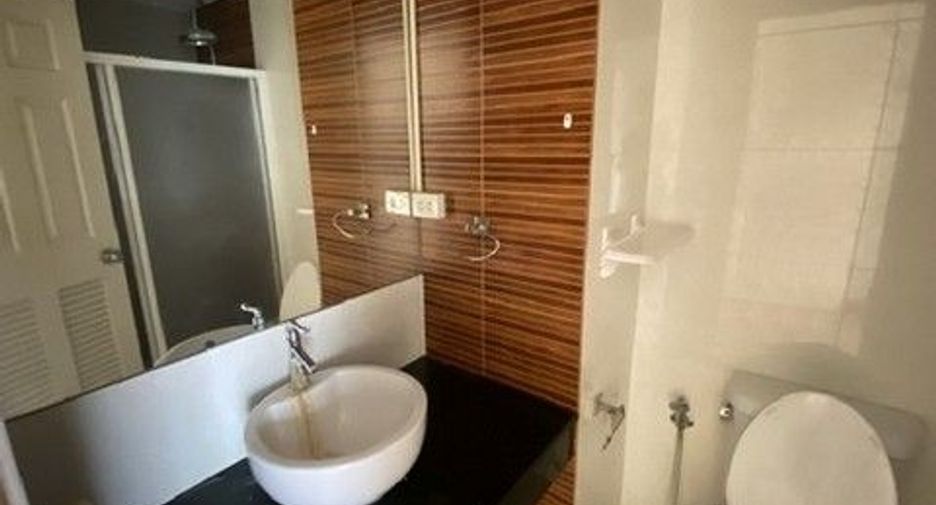 For sale 1 bed condo in Huai Khwang, Bangkok