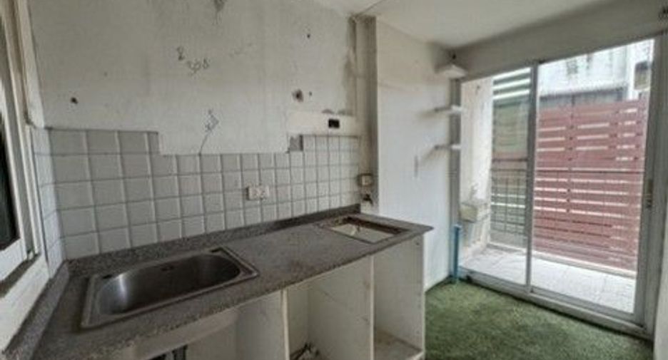 For sale 1 bed condo in Khlong Toei, Bangkok