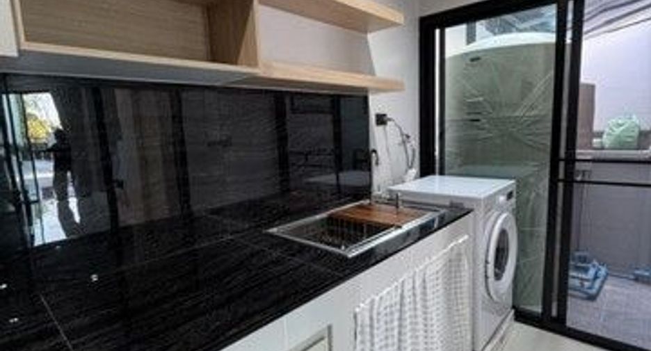 For rent 2 bedrooms house in Saphan Sung, Bangkok