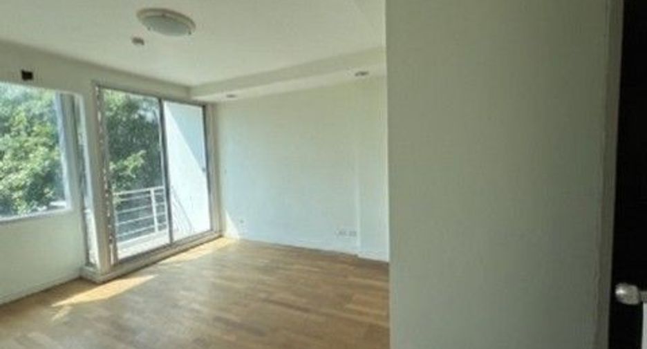 For sale 1 bed condo in Suan Luang, Bangkok