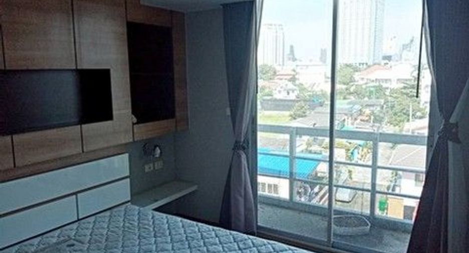 For sale 1 bed condo in Khlong Toei, Bangkok