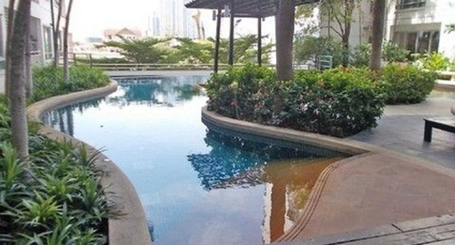 For sale 1 bed condo in Khlong Toei, Bangkok