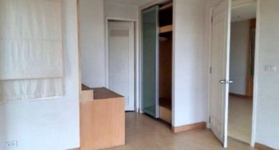 For sale 1 bed condo in Sathon, Bangkok