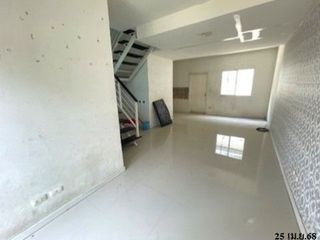 For sale 1 bed townhouse in Lat Krabang, Bangkok