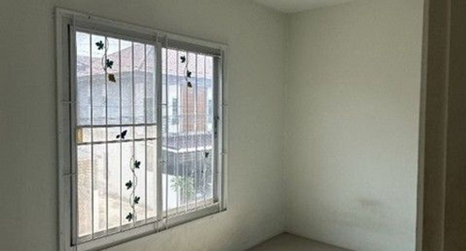 For sale 1 bed townhouse in Lat Krabang, Bangkok