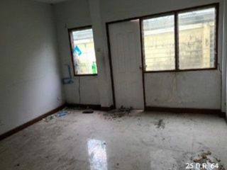出售 1 卧室 联排别墅 在 Nong Chok, 曼谷