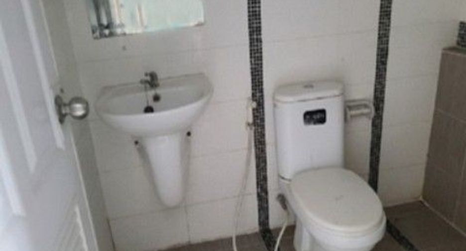 For sale 1 bed townhouse in Nong Chok, Bangkok