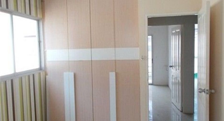 For sale 1 bed townhouse in Lat Krabang, Bangkok