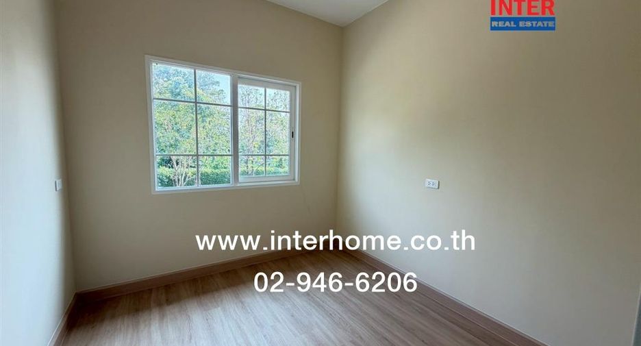 For sale 4 bedrooms townhouse in Bangkok Noi, Bangkok